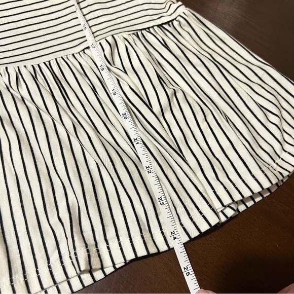 Live in the moment - size small - Striped Peplum Top - NWT - Picture 6 of 9